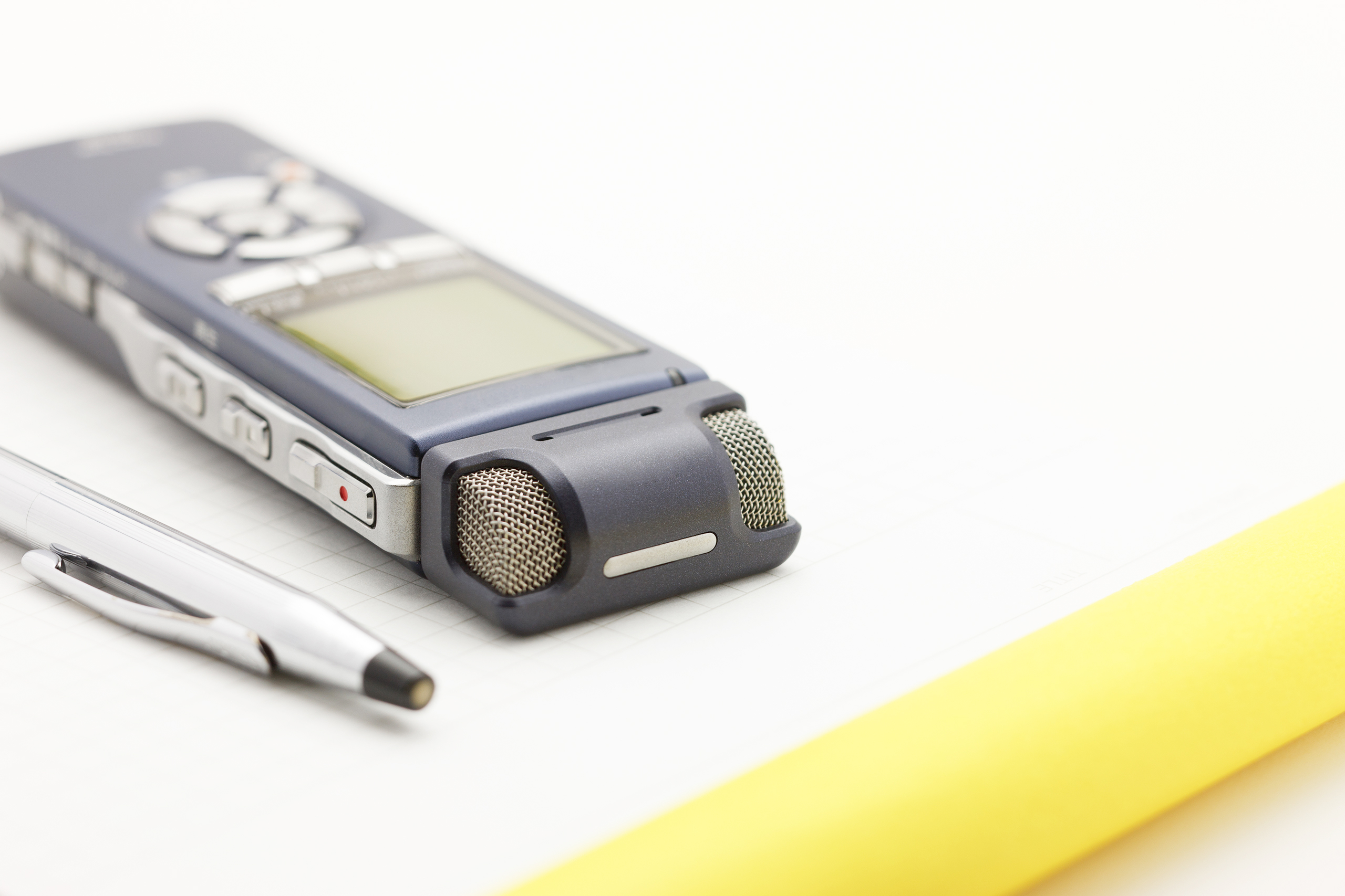 証拠がないと戦えない:カスハラ対策における「録音・録画」の重要性とプライバシー問題のクリア方法